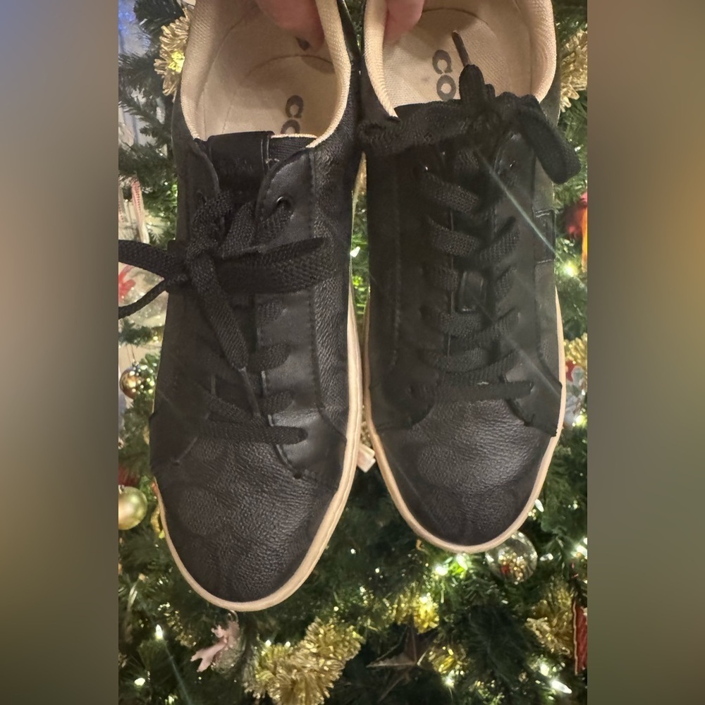 Coach Lowline Sneakers Charcoal Black Leather with Logo Cream Soles Women’s 8B